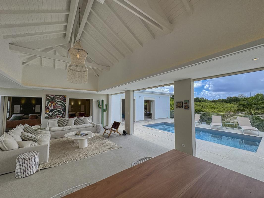 12.Location villa piscine vue mer Saint François Guadeloupe_Pièce de vie vue mer